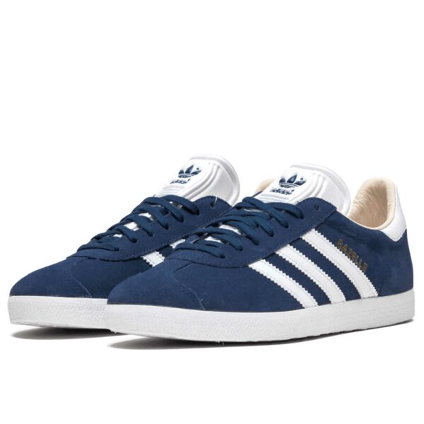 adidas gazelle blue white q21600