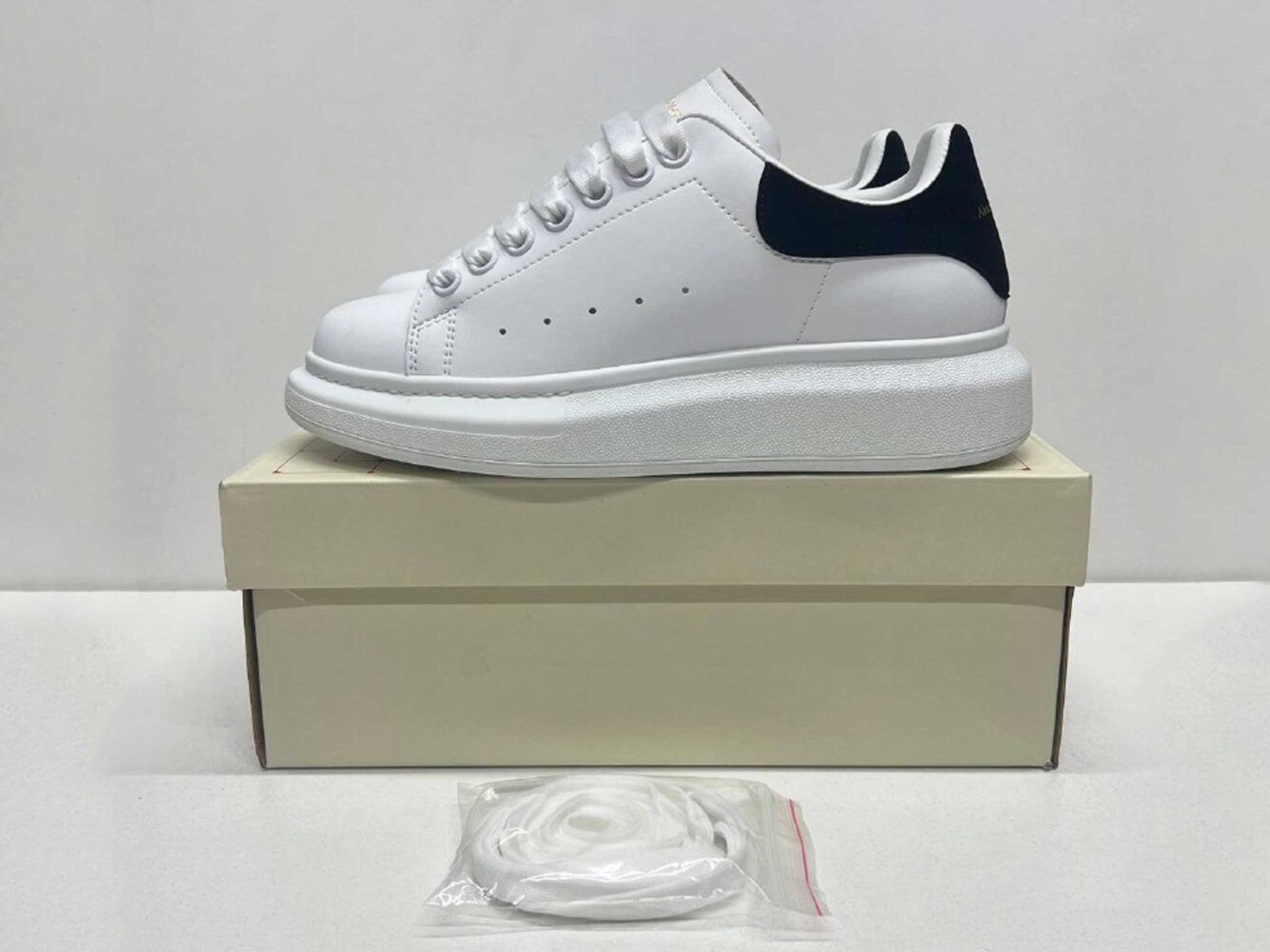 alexander mcqueen white black купить