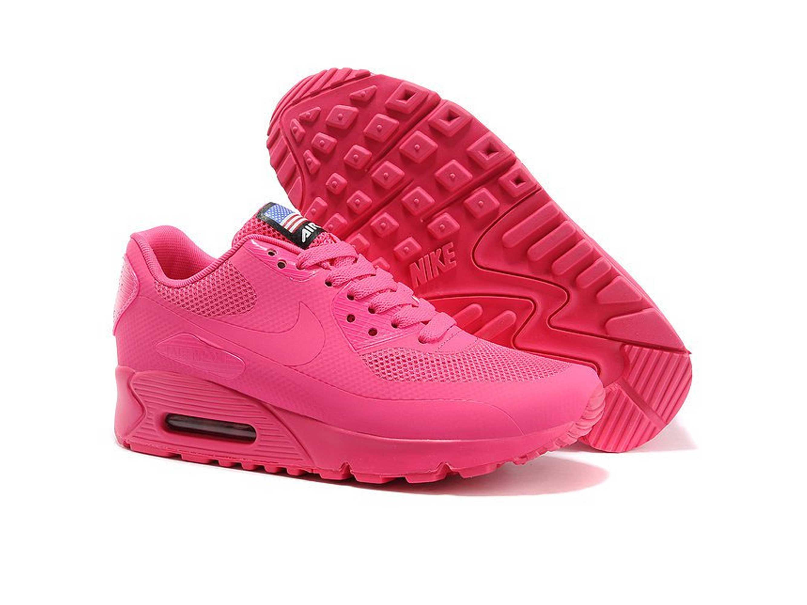 Яркие найки. Nike Air Max 90 Hyperfuse Pink. Nike Air Max розовые. Nike Air Max 90 розовые. Nike Hyperfuse Pink.