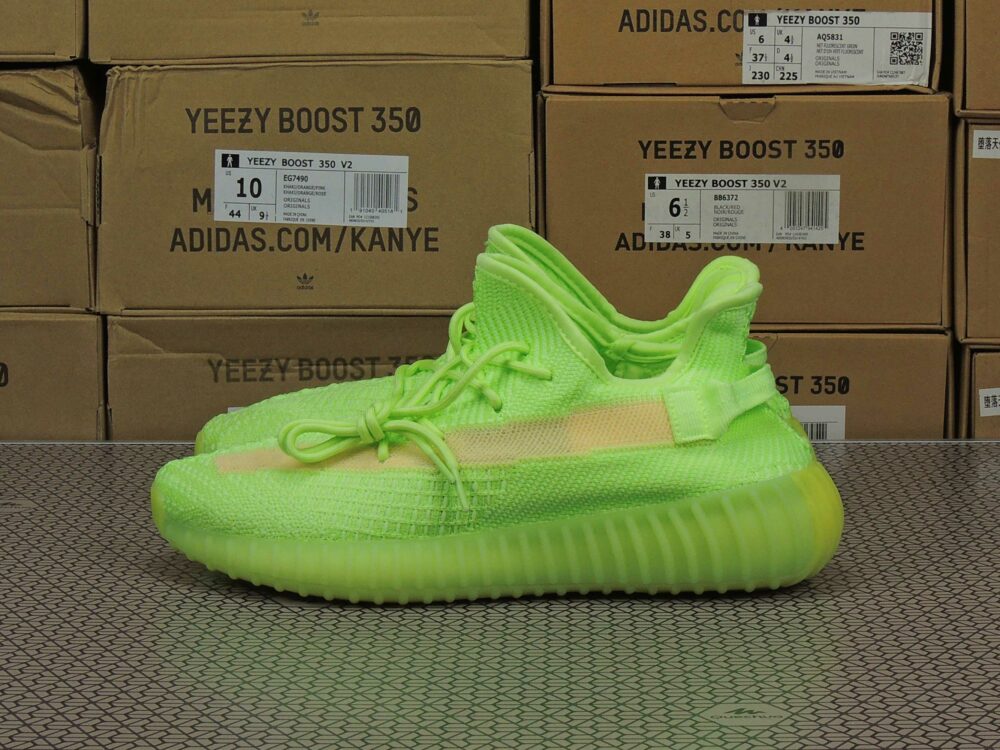 adidas yeezy boost 350 v2 glow