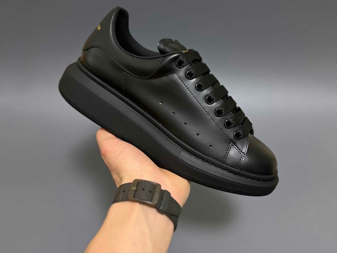 alexander mcqueen sneaker in black 553761WHGP01000 купить