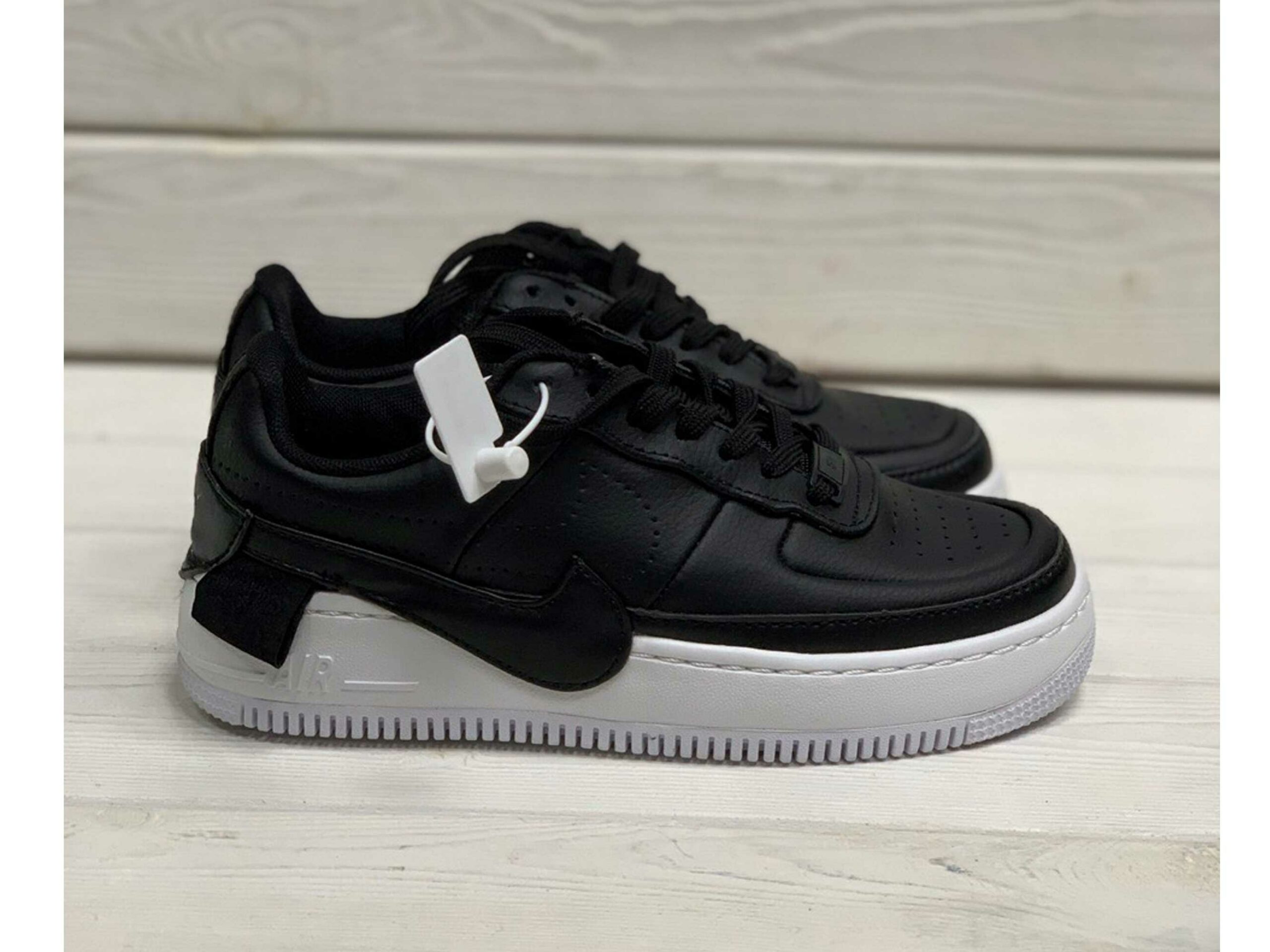 black and white air force 1 low