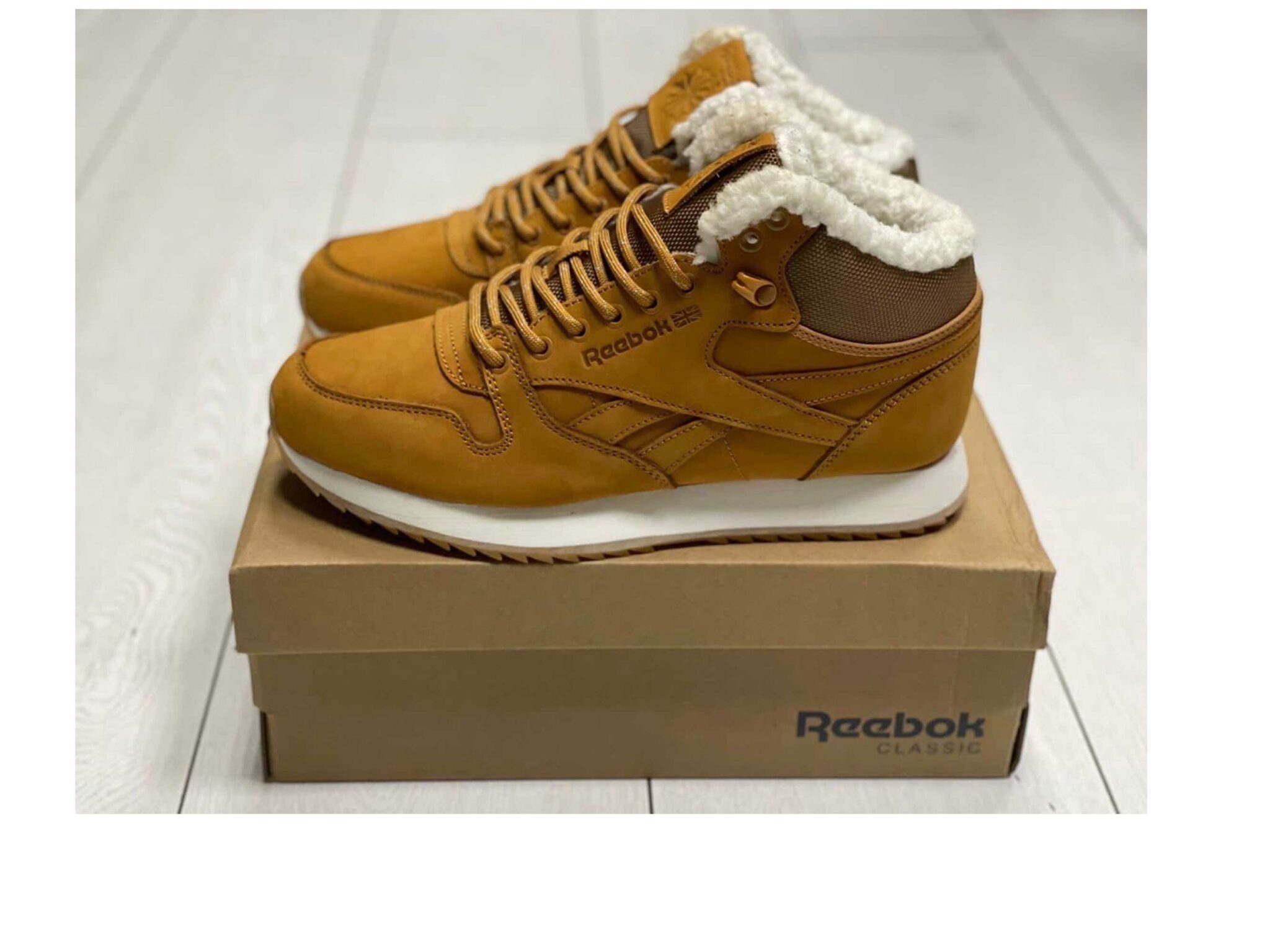 reebok classic leather mid goretex