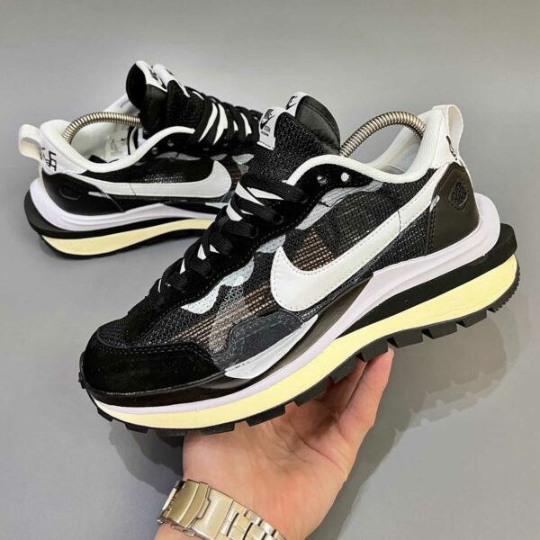 nike x sacai vaporwaffle black white CV1363_001