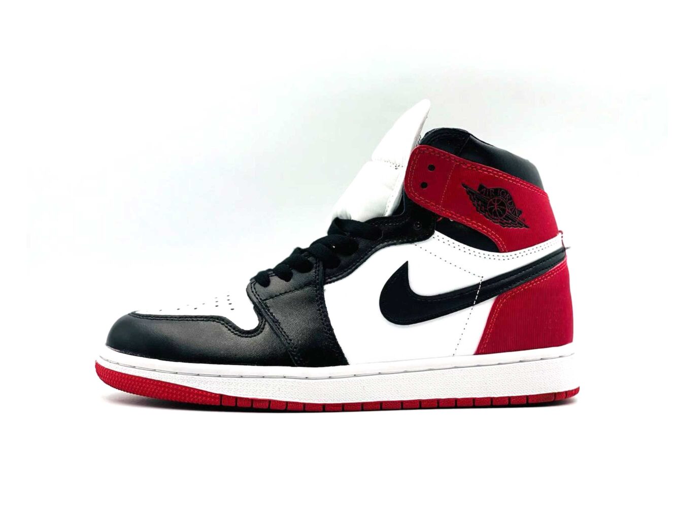 Nike Air Jordan 1 High Satin Black Toe Winter купить